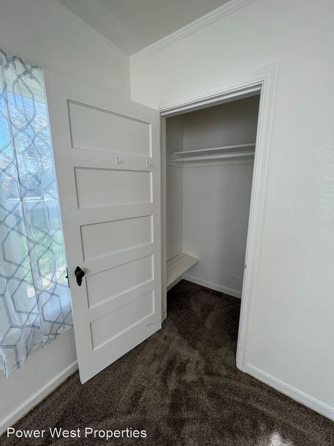 Building Photo - 3 br, 1 bath House - 9742 Jones Ave