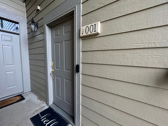 $0 DEPOSIT OPTION! LUXURIOUS 3BED/2BATH CONDO WITH MODERN UPGRADES - $0 DEPOSIT OPTION! LUXURIOUS 3BED/2BATH CONDO WITH MODERN UPGRADES