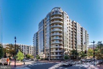 Building Photo - 811 4th St NW