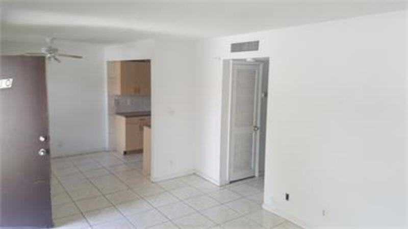 Building Photo - 1337 S Dixie Hwy