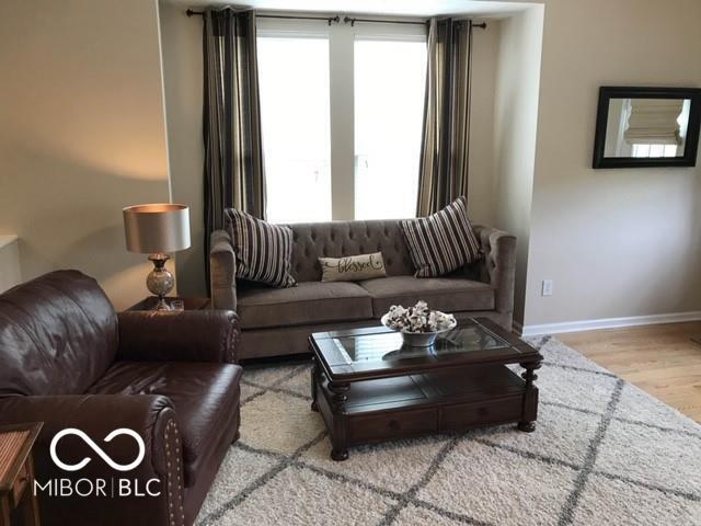 Foto del edificio - 6576 Reserve Dr