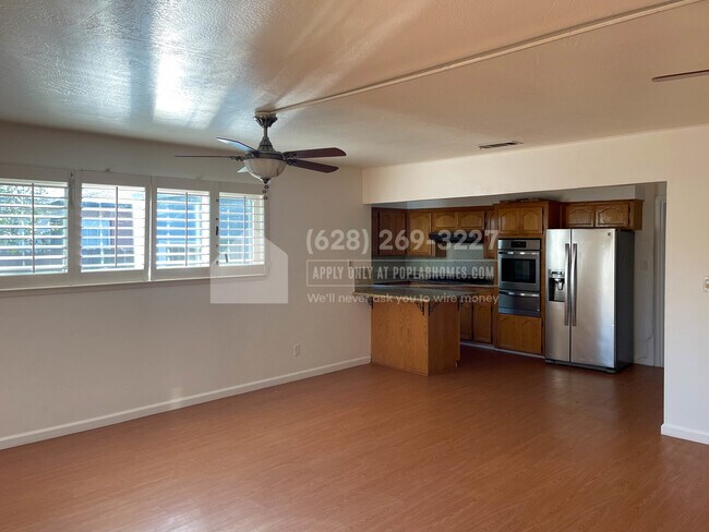 Building Photo - 1625 Basler St