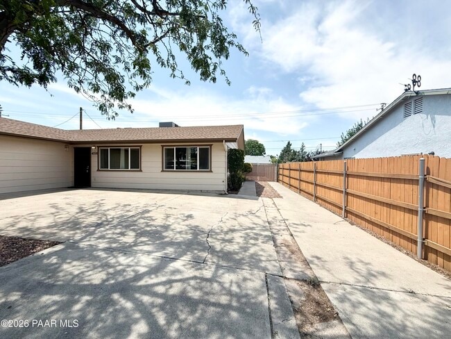 Building Photo - 4558 N Miner Rd