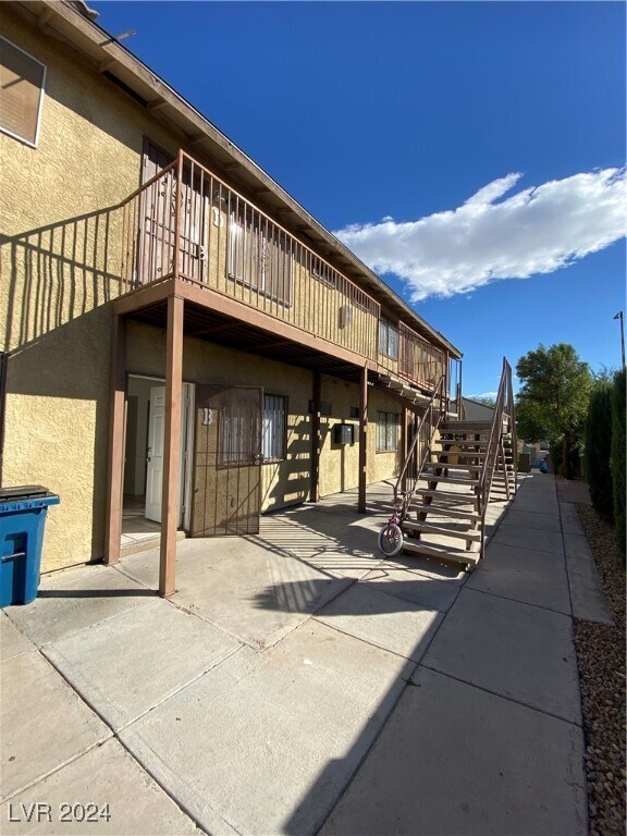 Primary Photo - 5212 Redberry St