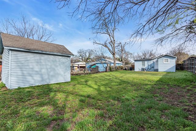 Building Photo - 3024 Carnation Ave