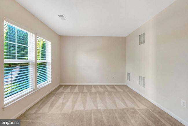 Building Photo - 8932 Dahlgren Ridge Rd