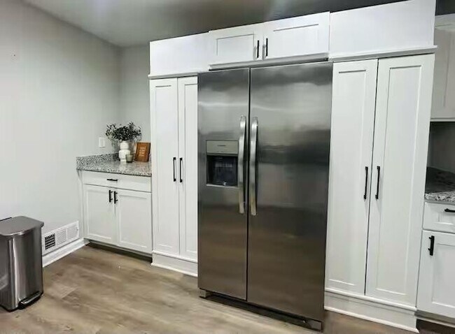 Foto del edificio - 3132 Forrest Hills Dr SW