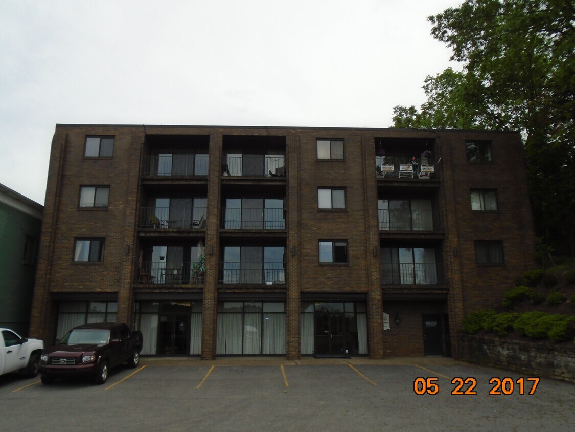 Foto del edificio - 3027 S Park Rd