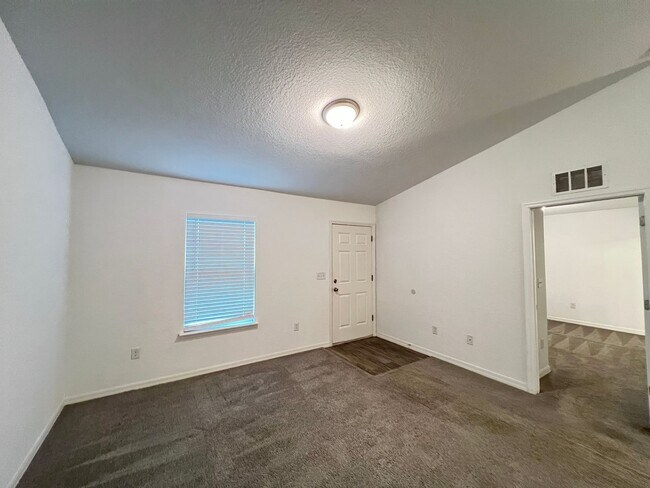 Foto del edificio - STUNNING 3 BD/2BA Home in Ocala!!!