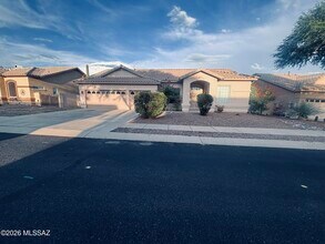 Building Photo - 12490 N Wayfarer Way