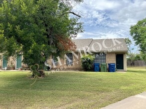 Building Photo - 908 Lancelot Cir