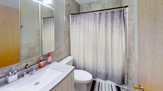 Building Photo - Updated two bedroom ranch duplex with part...