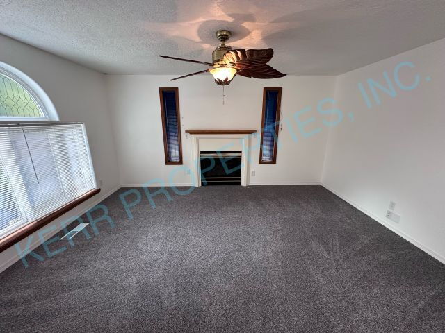 Foto del edificio - Charming 3-Bedroom Haven with 2 Baths in Gresham – Your Perfect 1364 Sq Ft Retreat!