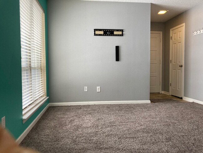 Living Room - 2330 E Fremont Ave
