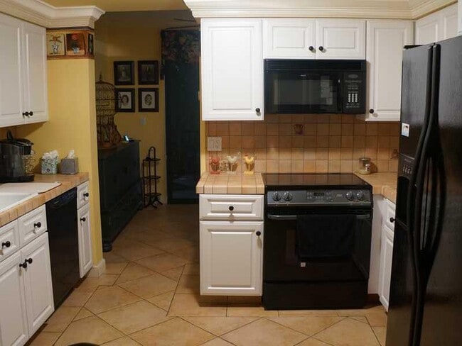Building Photo - 7937 La Mirada Dr