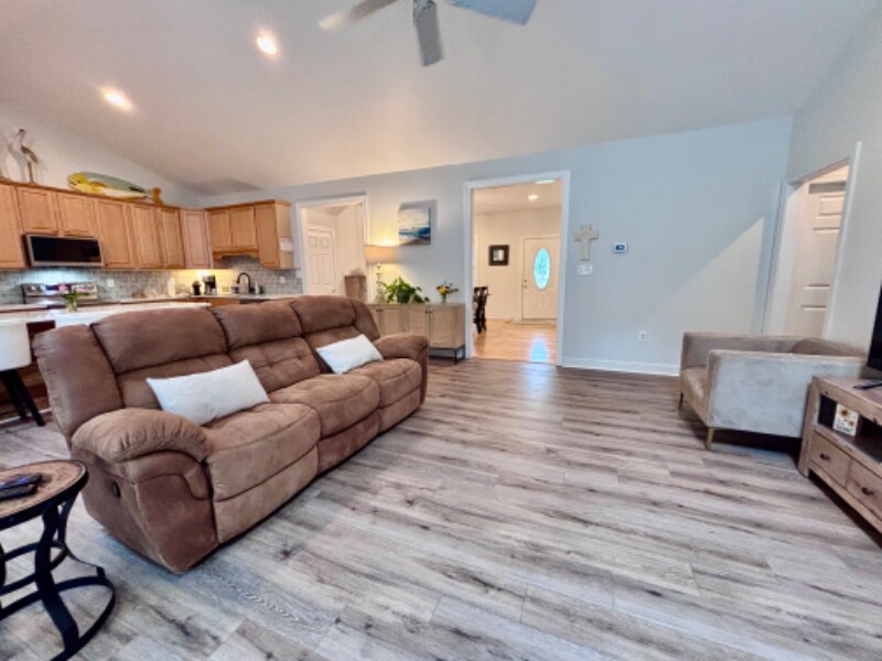 Foto del edificio - 9410 Lake View Dr