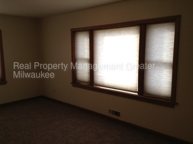 Building Photo - 4032 N 92nd St