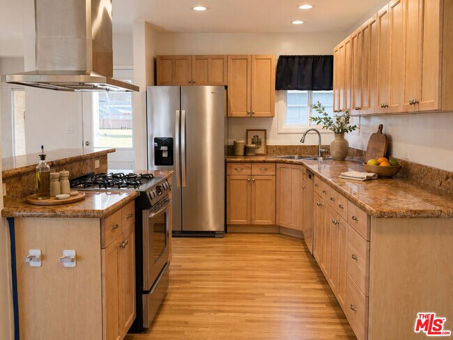 Foto del edificio - 17345 Hamlin St