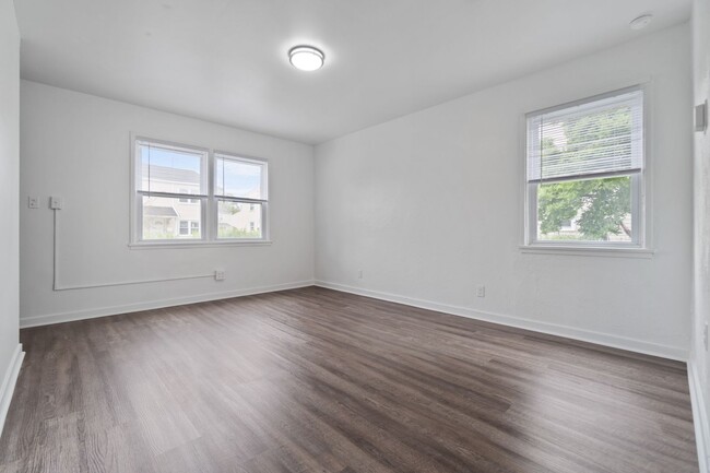 Foto del edificio - Newly Renovated 2-Bedroom Townhouse