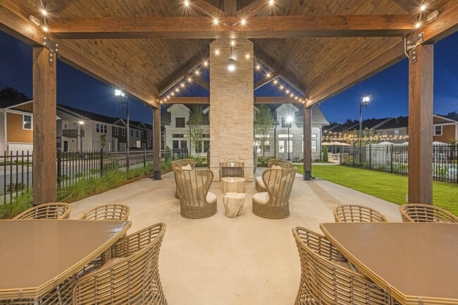 Building Photo - Tessa Barrow Crossing Townhomes