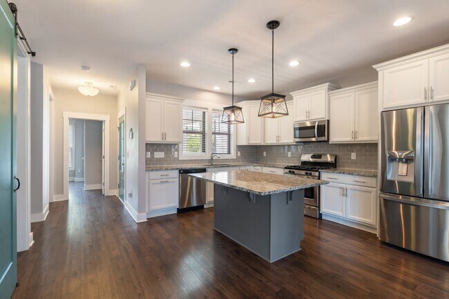 Foto del edificio - 4 Bedroom Briar Chapel Home Available Now!