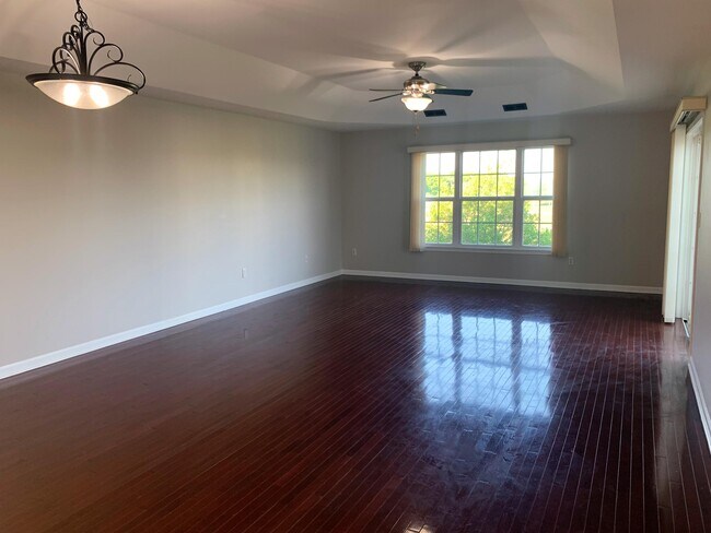 Foto del edificio - 1150 Park Dr