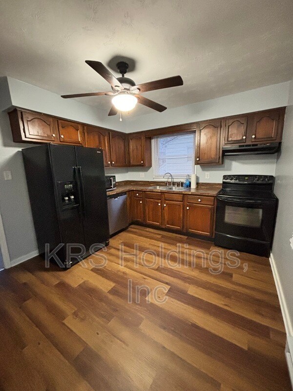 Foto del edificio - 8501 Ackley Ave