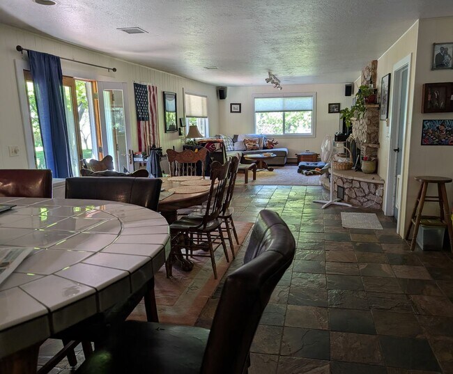 Foto del edificio - 3894 Co Rd 203