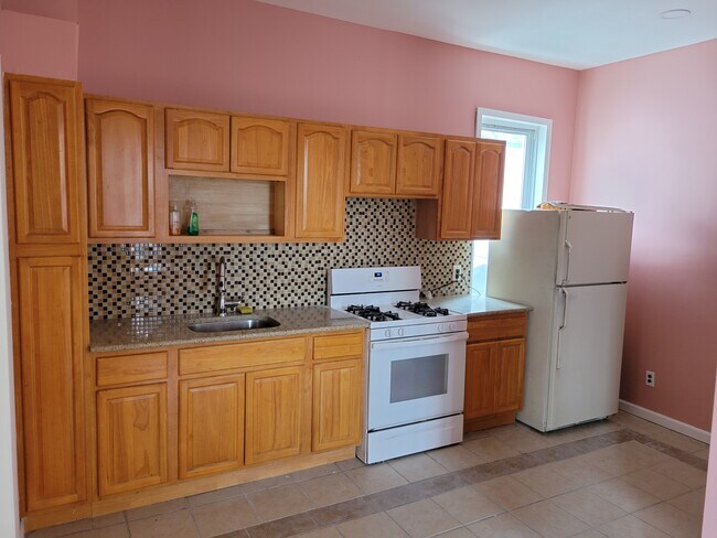 Kitchen - 645 E 2nd St