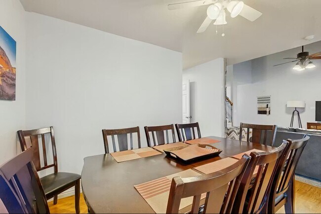 Foto del edificio - 8149 S Clover Spring Ln