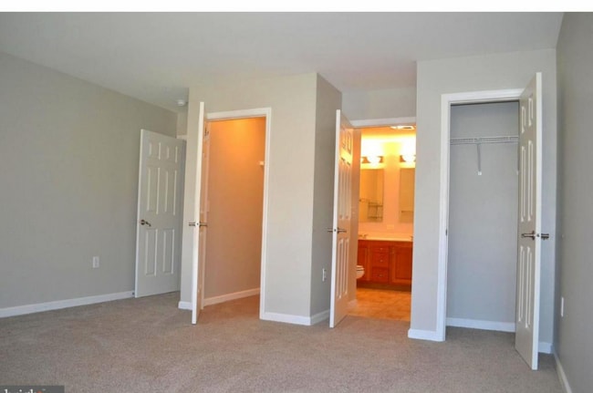 Foto del edificio - 6405 Woodburn Ave
