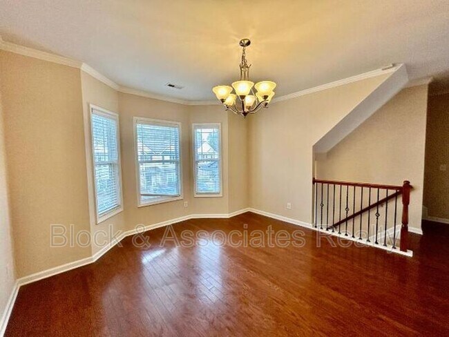 Foto del edificio - 705 Keystone Park Dr