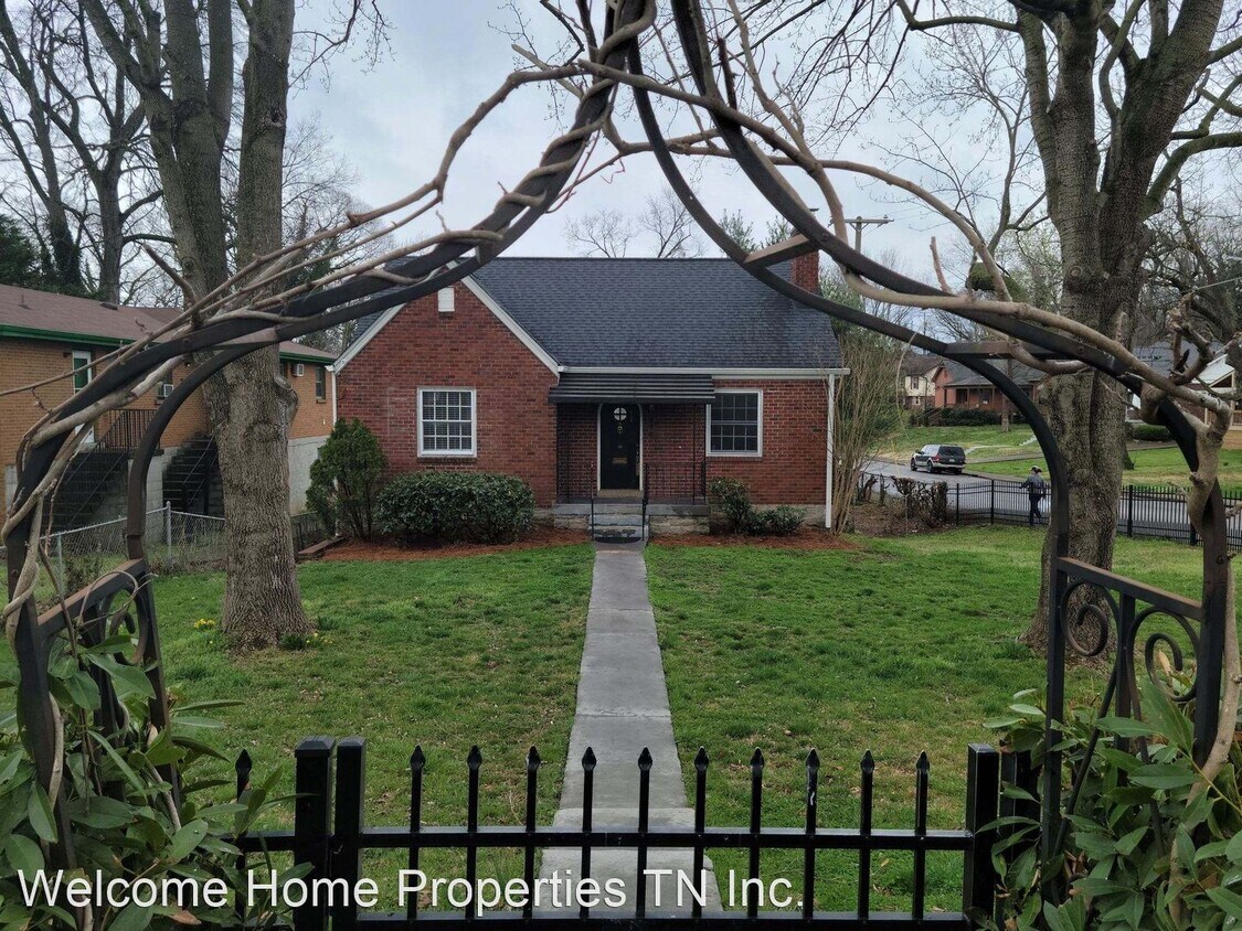 Foto principal - 3 br, 1 bath House - 919 S Douglas Ave