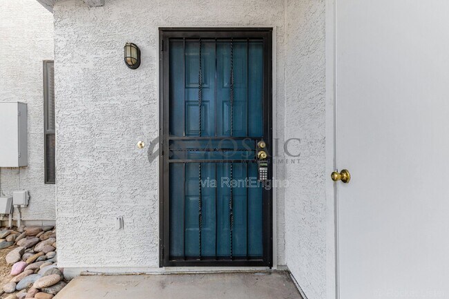 Foto del edificio - 280 S Elizabeth Way