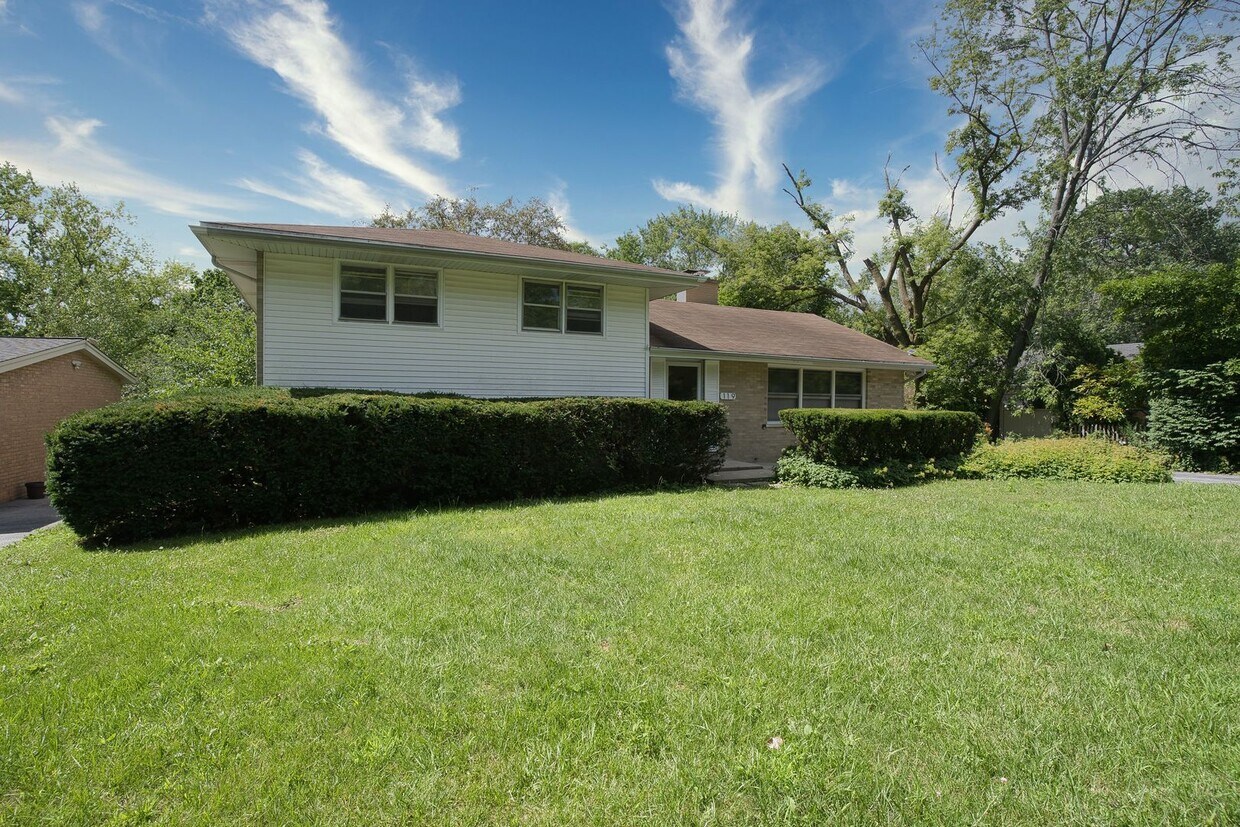 119 W Sheridan Pl, Lake Bluff, IL 60044 House Rental in Lake Bluff