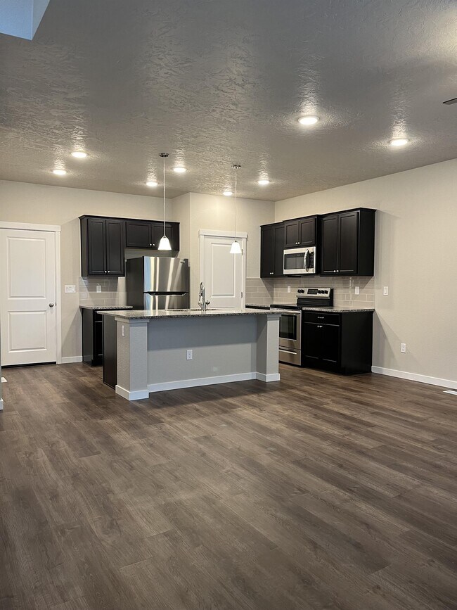 407 N Tessa Ave, Meridian, ID 83642 Townhome Rentals in Meridian ID