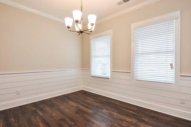 Building Photo - 51 Iroquois Ct