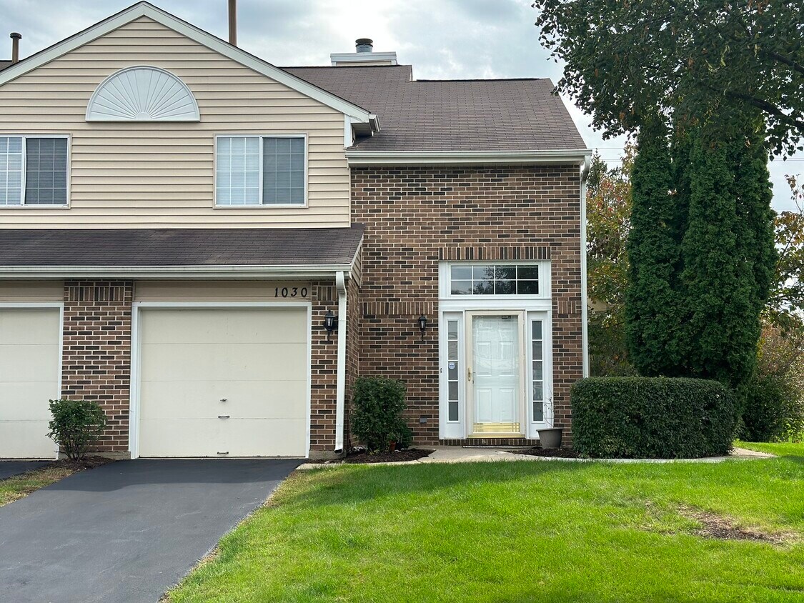1030 Bedford Dr, Carol Stream, IL 60188 Townhome Rentals in Carol