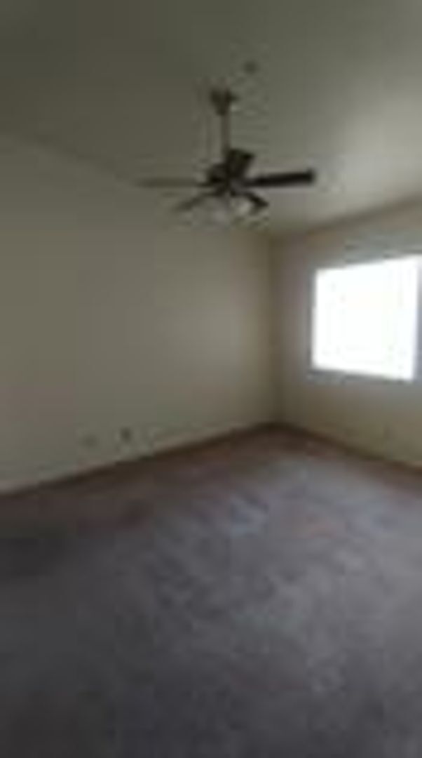 Foto del edificio - 55+ Community- 2 bedroom 2.5 bath townhome