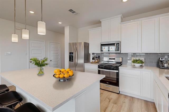 Foto del edificio - 353 Princewood Dr