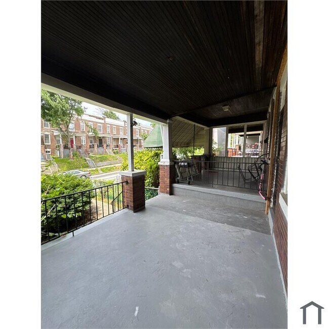 Photo - 3 Bedroom Rehabbed Townhome