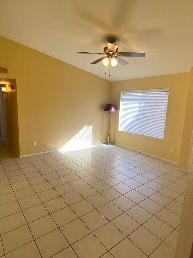 Foto del edificio - 3514 E Diamond Ave