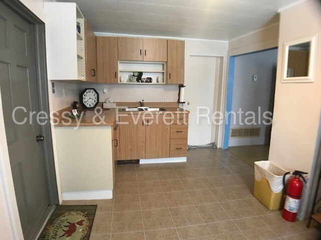 Building Photo - 2 Bedroom Home in Niles with Attached Garage