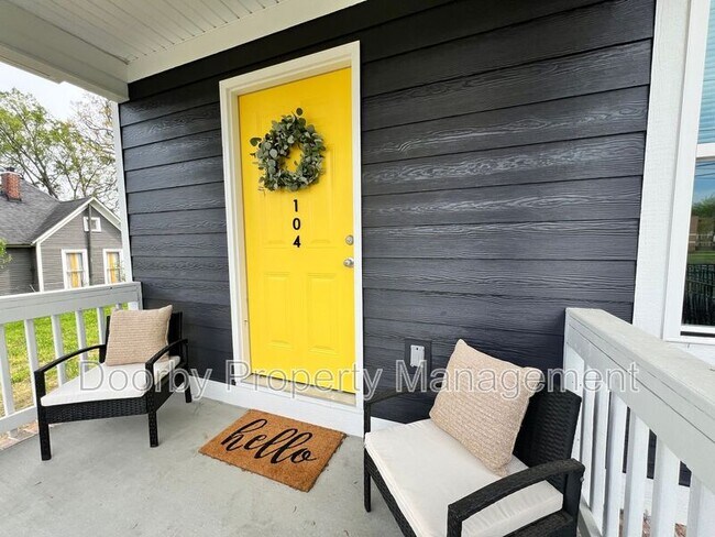 Foto del edificio - 2106 Duncan Ave