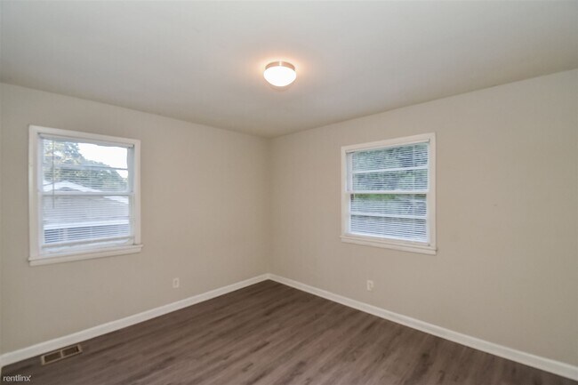 Building Photo - 3 br, 1 bath House - 446 FEDORA Way