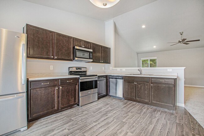 Building Photo - Beautiful 4 bedroom home for lease in Linden