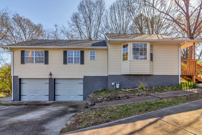Building Photo - 2828 Airwood Dr