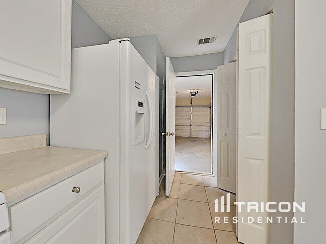 Foto del edificio - 3790 Charlton Ives Dr NW