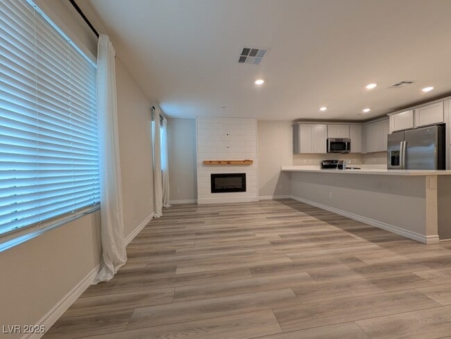 Foto del edificio - 6206 Foxes Dl St