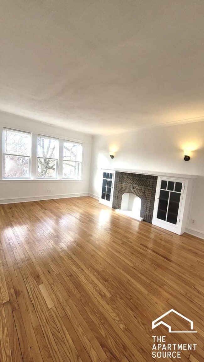 Building Photo - 1107 N Avers Ave